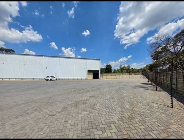 1,703M² WAREHOUSE TO LET IN JUPITER